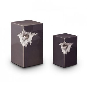 Rechthoekige urnen met zilveren hart - urn voor geliefde - urn dieren - urn winkel - urnenwinkel hond en kat - Dierencrematorium Heerhugowaard