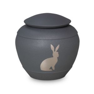 Silhouet konijn urn nummer één van Dierencrematorium Heerhugowaard